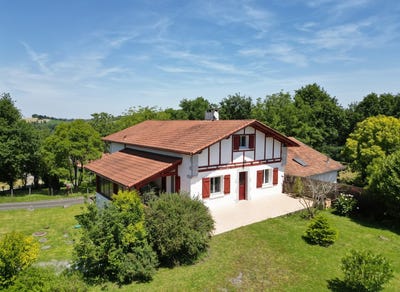 /international/fr/hasparren-aquitaine-310109234382/