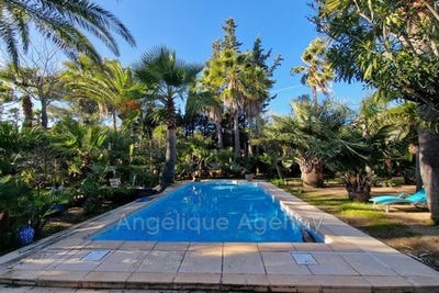 /international/fr/sainte-maxime-provence-alpes-cote-d-azur-310108433343/