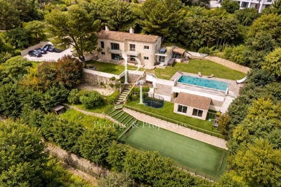 /international/fr/vallauris-provence-alpes-cote-d-azur-310108377398/