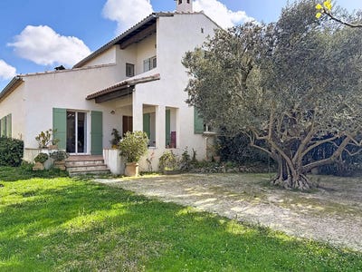 /international/fr/pujaut-languedoc-roussillon-310108328855/