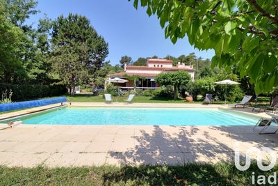 /international/fr/la-verdiere-provence-alpes-cote-d-azur-310100108881/