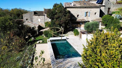 /international/fr/rochegude-languedoc-roussillon-310103790795/