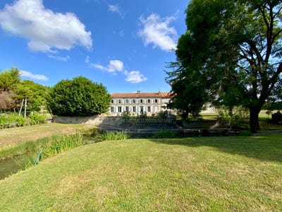 /international/fr/mirambeau-charente-310104472345/