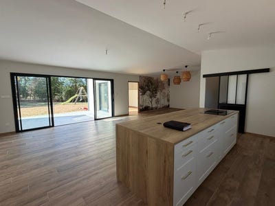 /international/fr/aizenay-pays-de-la-loire-310109858075/