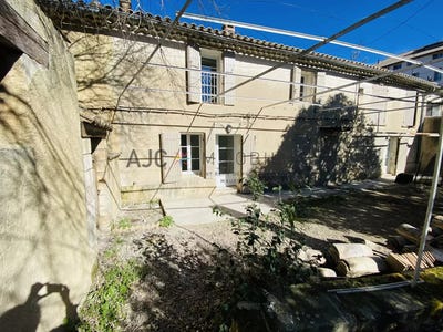 /international/fr/saint-remy-de-provence-provence-alpes-cote-d-azur-310110093729/