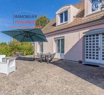 /international/fr/paray-le-monial-burgundy-310107648007/
