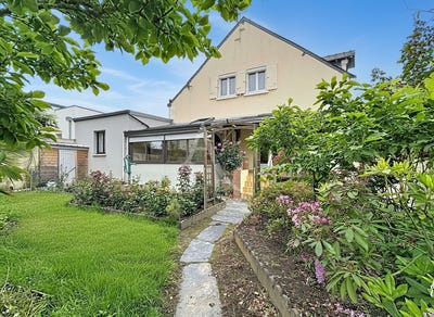 /international/fr/trelaze-pays-de-la-loire-310108484529/