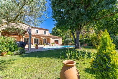 /international/fr/barjols-provence-alpes-cote-d-azur-310099835486/