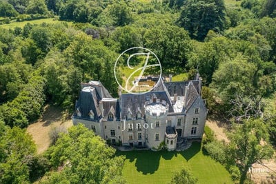 /international/fr/la-guerche-sur-l-aubois-centre-val-de-loire-310108525327/?lang=th