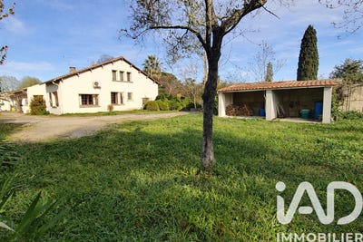 /international/fr/beaucaire-languedoc-roussillon-310107357589/