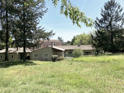 /international/fr/liguge-charente-310107582600/
