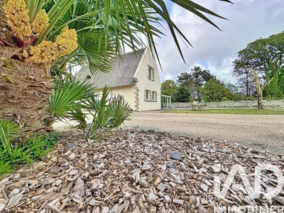 /international/fr/pont-l-abbe-brittany-310107409810/