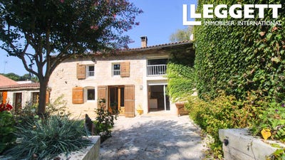/international/fr/fenioux-charente-310103025157/