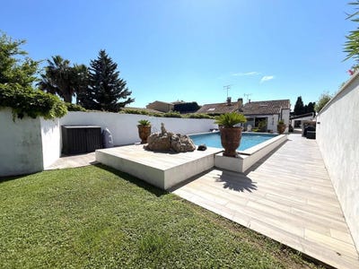 /international/fr/vias-languedoc-roussillon-120093325739/
