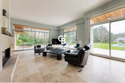 /international/fr/orvault-pays-de-la-loire-310108188346/