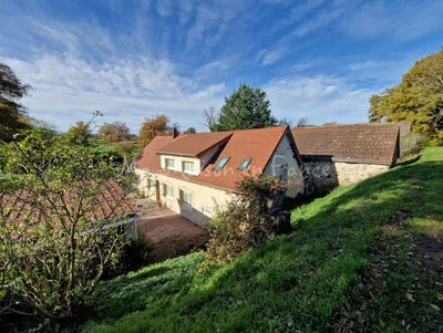 /international/fr/saint-pourcain-sur-sioule-auvergne-310107743821/