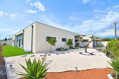 /international/fr/llupia-languedoc-roussillon-310103714448/