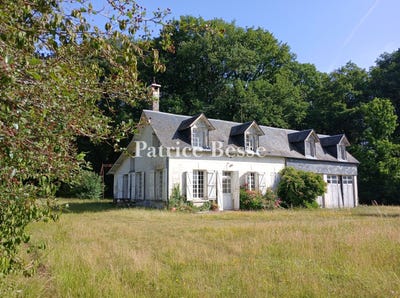 /international/fr/loches-centre-val-de-loire-310107921425/