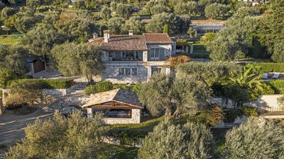 /international/fr/tourrettes-sur-loup-hh-15607958-tourrettes-sur-loup-provence-alpes-cote-d-azur-310100956837/?lang=zh-cn