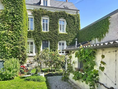 /international/fr/tours-centre-val-de-loire-310108330537/
