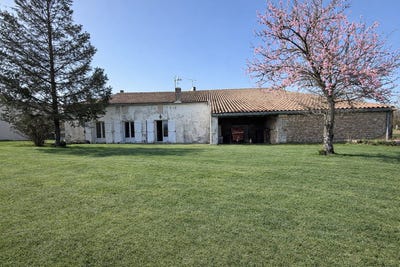 /international/fr/chenac-saint-seurin-d-uzet-charente-310106244453/