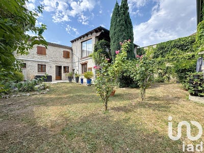 /international/fr/douzat-charente-310100788615/