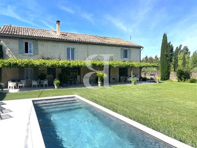 /international/fr/suze-la-rousse-rhone-310108793729/