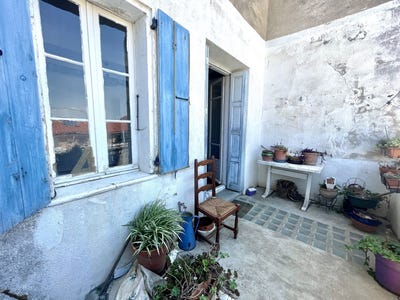/international/fr/corbere-les-cabanes-languedoc-roussillon-310106595468/