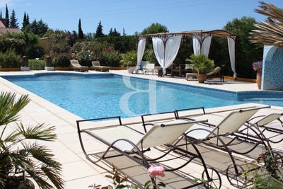 /international/fr/carpentras-provence-alpes-cote-d-azur-310108677063/