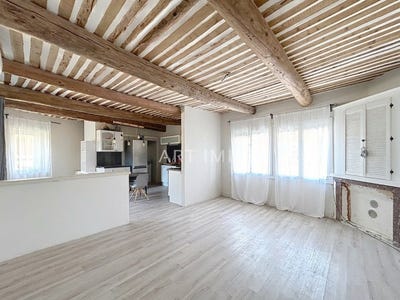 /international/fr/maubec-provence-alpes-cote-d-azur-310110035583/