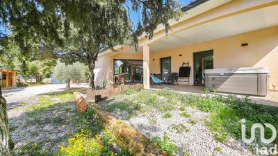 /international/fr/mejannes-le-clap-languedoc-roussillon-310098816533/?lang=id