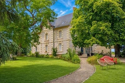 /international/fr/coteaux-sur-loire-centre-val-de-loire-310119389055/
