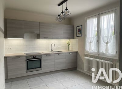 /international/fr/saint-just-en-chaussee-picardie-310108050555/