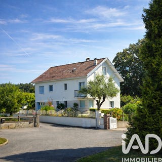 /international/fr/le-palais-sur-vienne-limousin-310102642989/