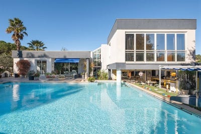 /international/fr/sommieres-languedoc-roussillon-310103769458/