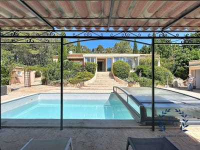 /international/fr/gareoult-provence-alpes-cote-d-azur-310109148199/?lang=th