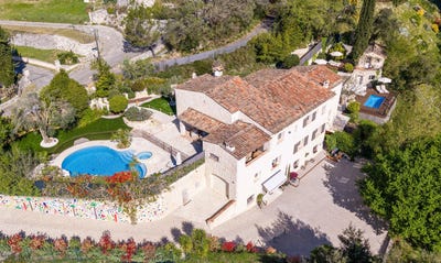 /international/fr/la-colle-sur-loup-provence-alpes-cote-d-azur-310108527075/