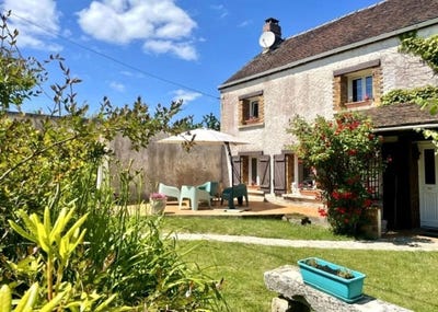 /international/fr/joigny-burgundy-310108651861/