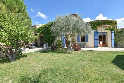 /international/fr/nages-et-solorgues-languedoc-roussillon-310105949307/