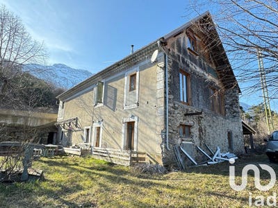 /international/fr/le-noyer-provence-alpes-cote-d-azur-310100789670/