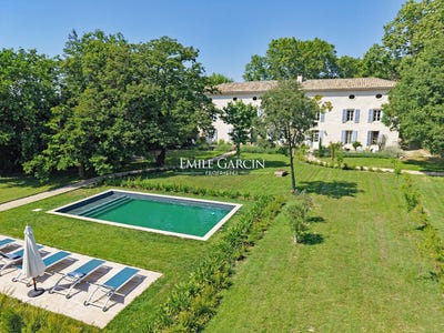 /international/fr/avignon-provence-alpes-cote-d-azur-310109023607/