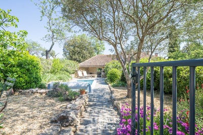 /international/fr/saint-chinian-languedoc-roussillon-310107943518/