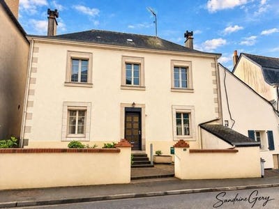 /international/fr/la-selle-craonnaise-pays-de-la-loire-310107367357/