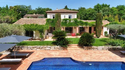 /international/fr/grimaud-provence-alpes-cote-d-azur-310120547509/