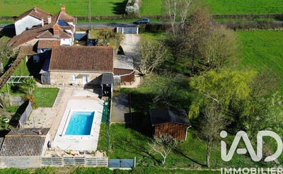 /international/fr/moussac-charente-310108243175/