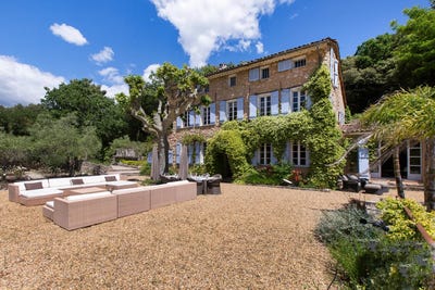 /international/fr/grasse-hh-15810675-grasse-provence-alpes-cote-d-azur-310100958289/?lang=fr
