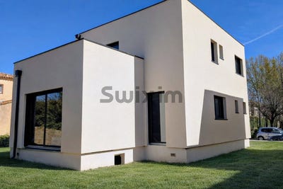 /international/fr/nimes-languedoc-roussillon-310108245253/
