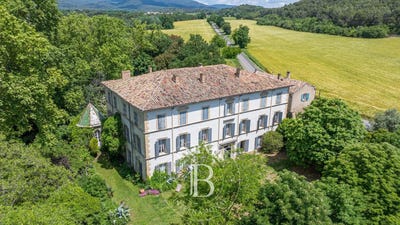 /international/fr/lourmarin-provence-alpes-cote-d-azur-310100496276/
