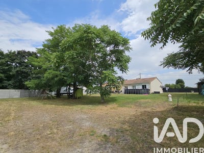 /international/fr/saint-aubin-de-blaye-aquitaine-310108756760/