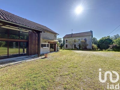 /international/fr/saint-etienne-de-puycorbier-aquitaine-310099611578/